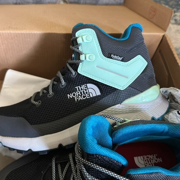 Waterproof Northface, hiking boots - Picture 1 of 8